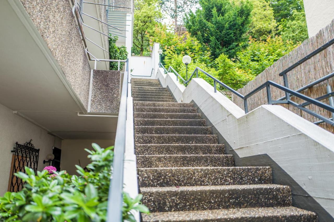 Modernes Apartment In Zentrumsnaehe Mit Eigenem Stellplatz Baden-Baden Exteriör bild