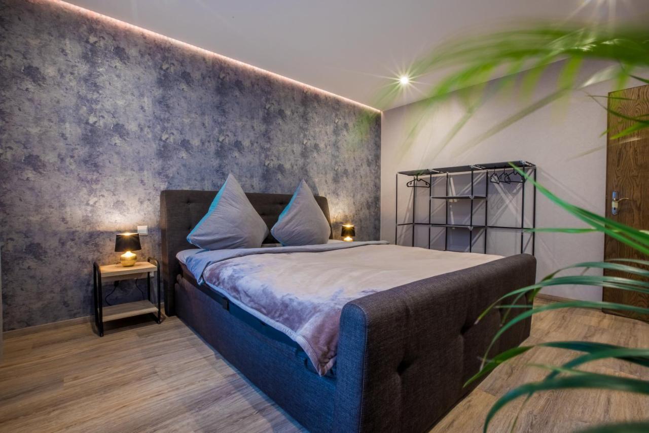 Modernes Apartment In Zentrumsnaehe Mit Eigenem Stellplatz Baden-Baden Exteriör bild