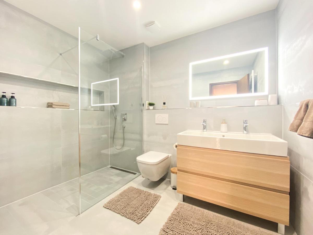 Modernes Apartment In Zentrumsnaehe Mit Eigenem Stellplatz Baden-Baden Exteriör bild