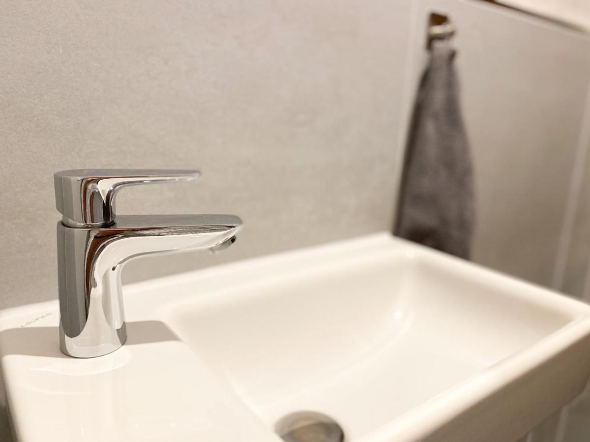 Modernes Apartment In Zentrumsnaehe Mit Eigenem Stellplatz Baden-Baden Exteriör bild
